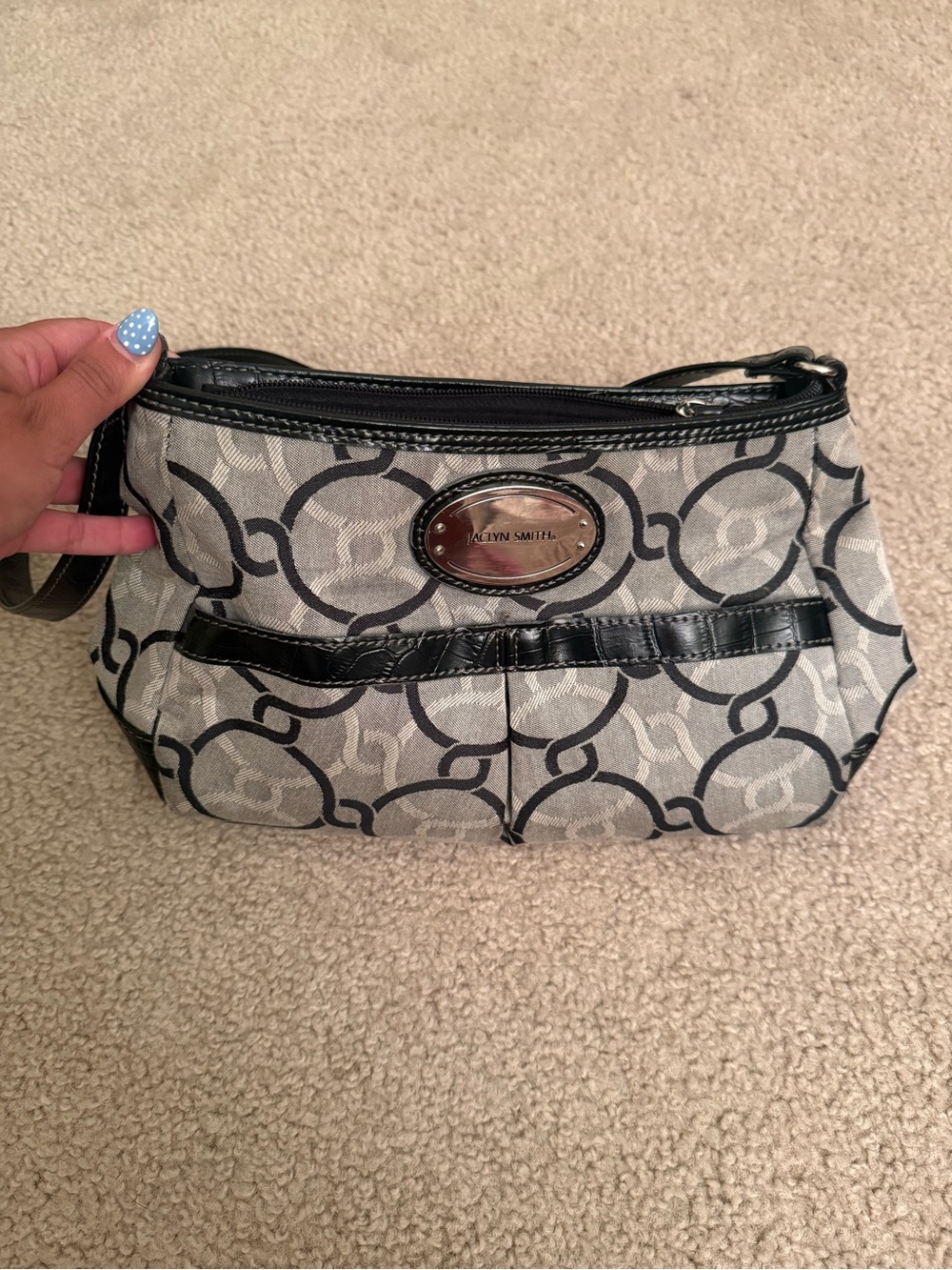 Jaclyn Smith Gray and Black Patterned Wristlet